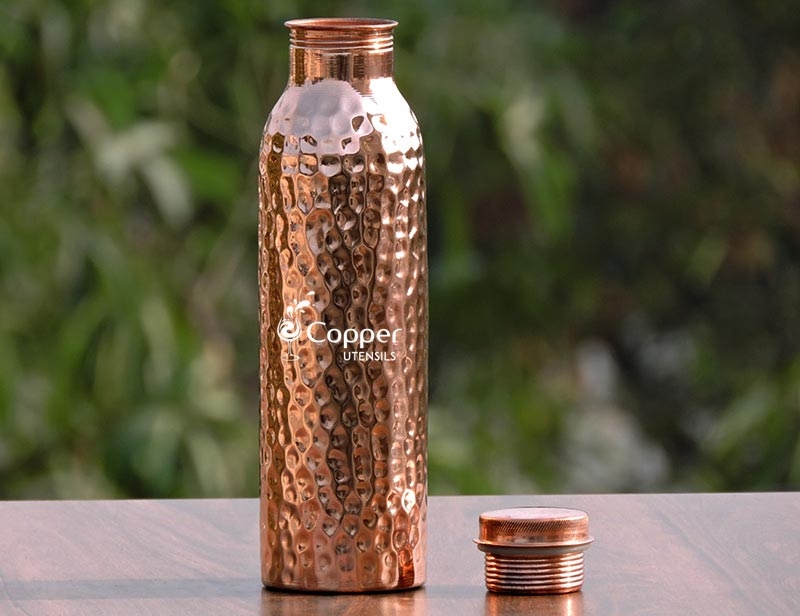 Stylish And Advanced Leak Proof Cap 700 ml Hammered Copper Joint Free Bottles  