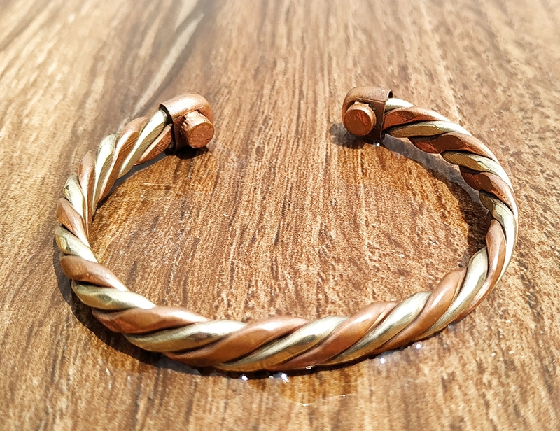 Brass and Copper Magnetic Bracelet to Treat Arthritis
